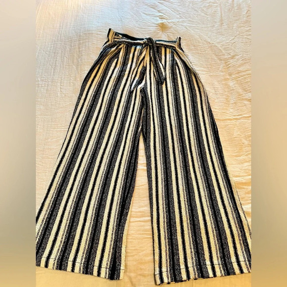 Zara girls pants Sz  11-12 black and ivory - great condition - Picture 1 of 7